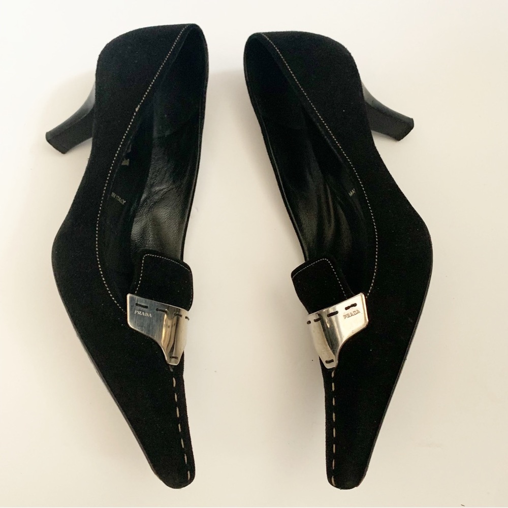 VINTAGE PRADA SUEDE POINTY PLAQUE KITTEN HEEL - Picture 4 of 11